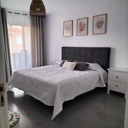 Caletillas Black 1º Linea Playa & Piscina & Wifi Apartment
