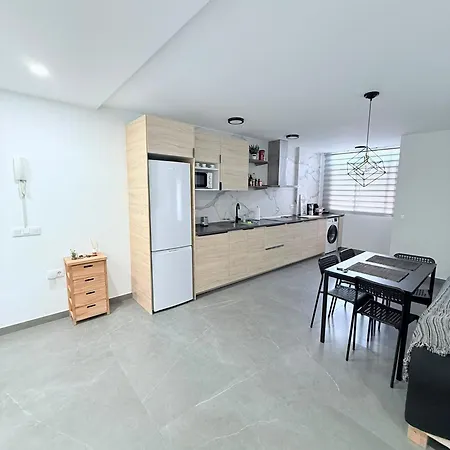 Caletillas Black 1º Linea Playa & Piscina & Wifi Apartment
