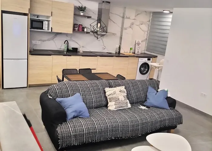 Caletillas Black 1º Linea Playa & Piscina & Wifi Apartment